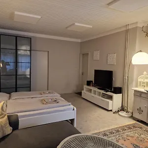 https://mertens-zimmervermietung.hamburg-hotels-de.com